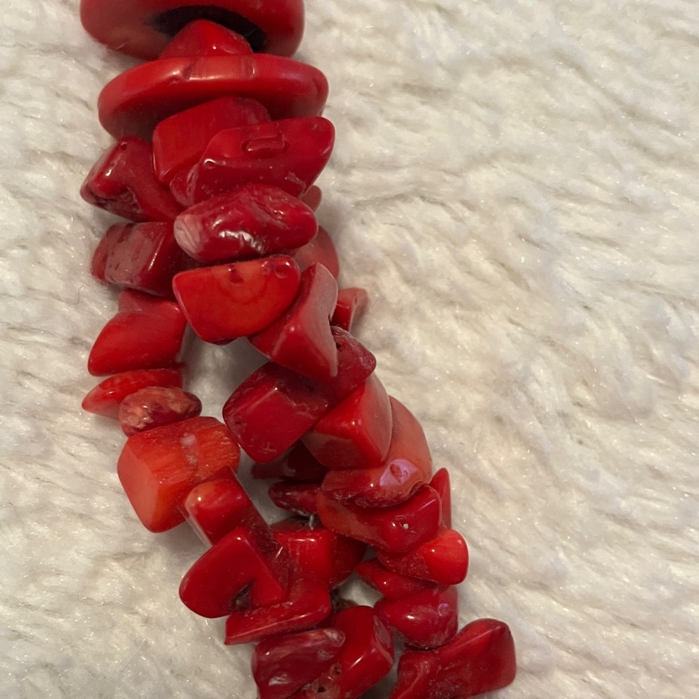 Red Coral Beaded Necklace - Picture 2 of 4